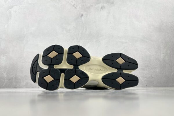 sy_no_A5B0C19EA7F4F53C15E6FA582AEE7177_3 Oatmeal & Sea Salt 9060 Retro Sneakers