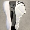 Air Jordan 11 – Concord