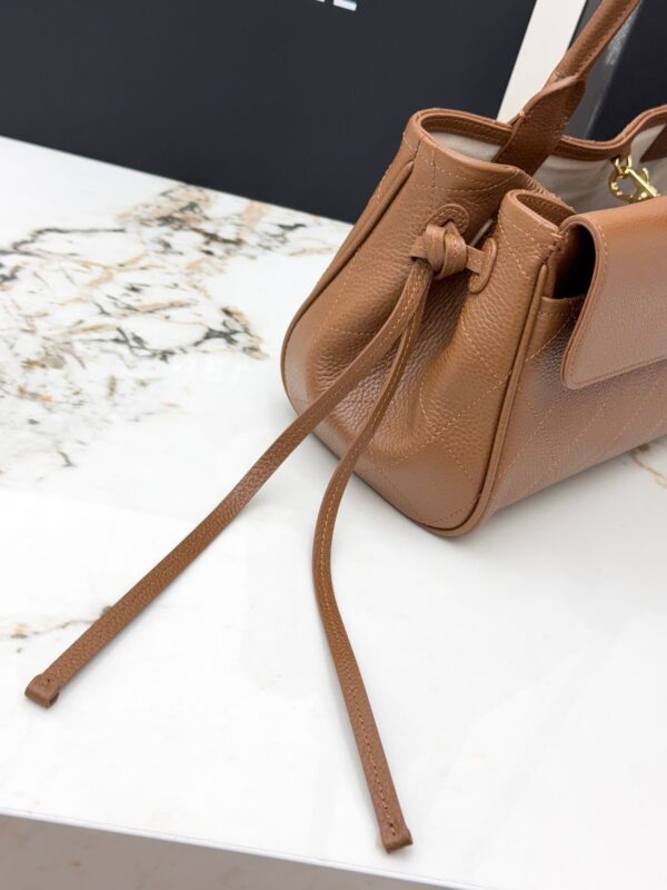 sy_no_A73CFBE06842DE2F424FD23ECC8E666A_5 CHANEL New Season Baguette Bag