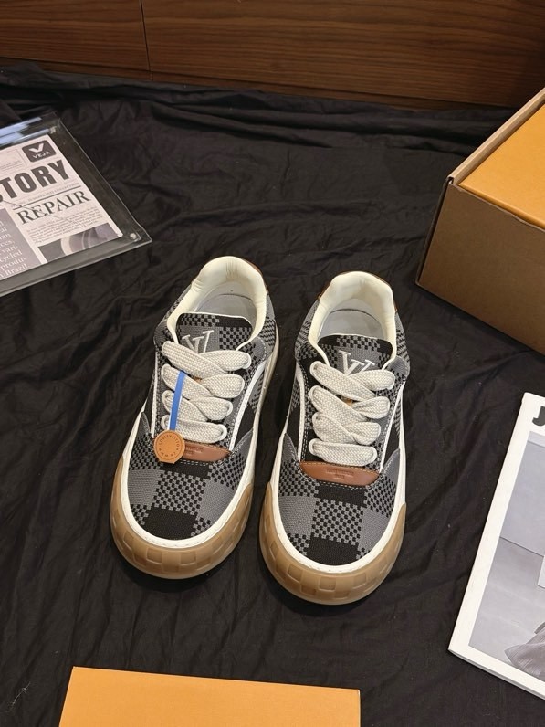 sy_no_A8958E8D2A623C4858D4A56B92E5CE60_1 Louis Vuitton LV Checker Black & Grey Damier Chunky Sneakers