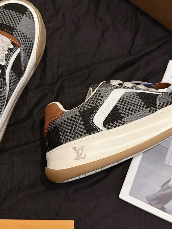 sy_no_A8958E8D2A623C4858D4A56B92E5CE60_4 Louis Vuitton LV Checker Black & Grey Damier Chunky Sneakers