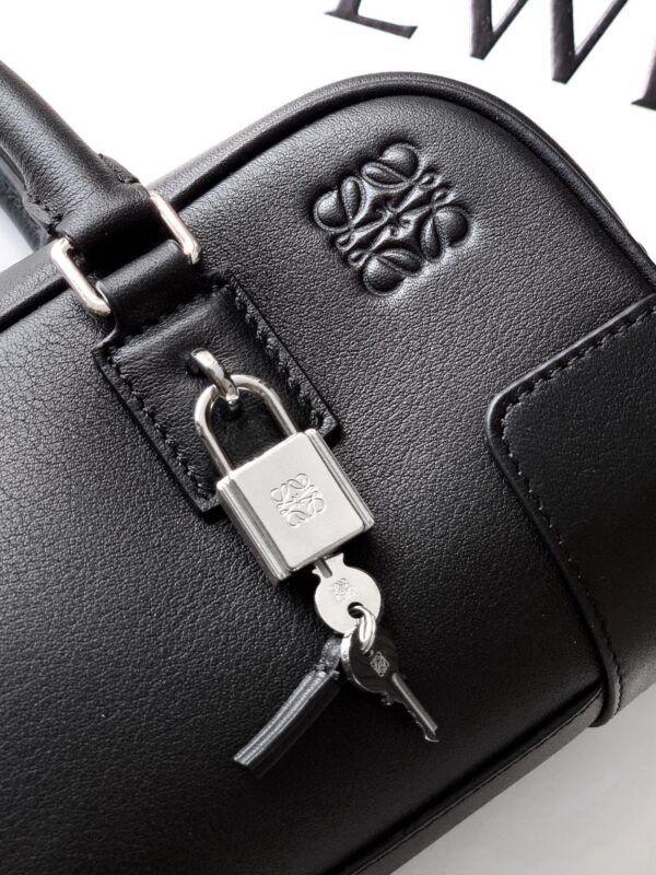sy_no_A8B73C64E06D8544B12C45336DFFD735_4 LOEWE Amazona Top Handle Bag