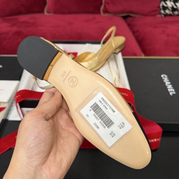sy_no_A8D60B6BF8E2DA541EC5AD0D195EEFA9_8 Metallic Gold & Black Cap-Toe Slingback Low-Heel Shoes