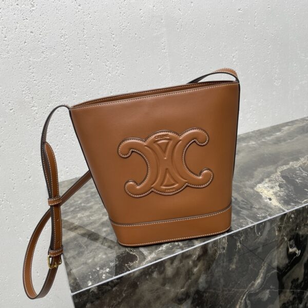 sy_no_A9297027416D72DB718D77D3530A697A_0 Brown Cuir Triomphe Small Smooth Calfskin Bucket Bag