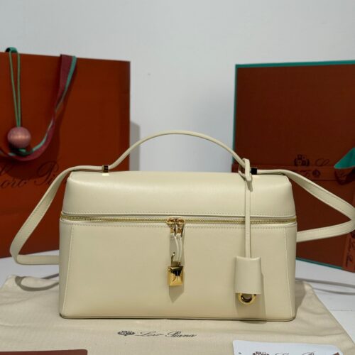sy_no_A97FECB685451F3B52FA4405833E79D6_0 Loro Piana Extra Bag L27 Shoulder Bag – Saddle Leather (White)