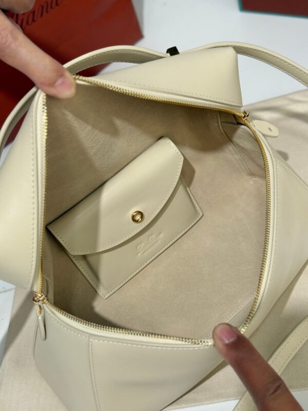 Loro Piana Extra Bag L27 Shoulder Bag – Saddle Leather (White)