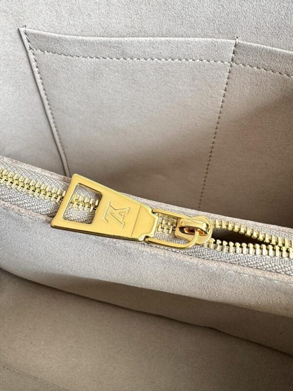 sy_no_A9AAE6BCF8216DC9E70DDE86ED32EF83_8 Louis Vuitton Babylone Tote Bag