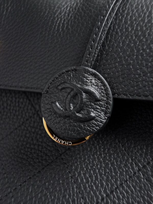 Black Medium Baguette-Style Textured Leather Bag