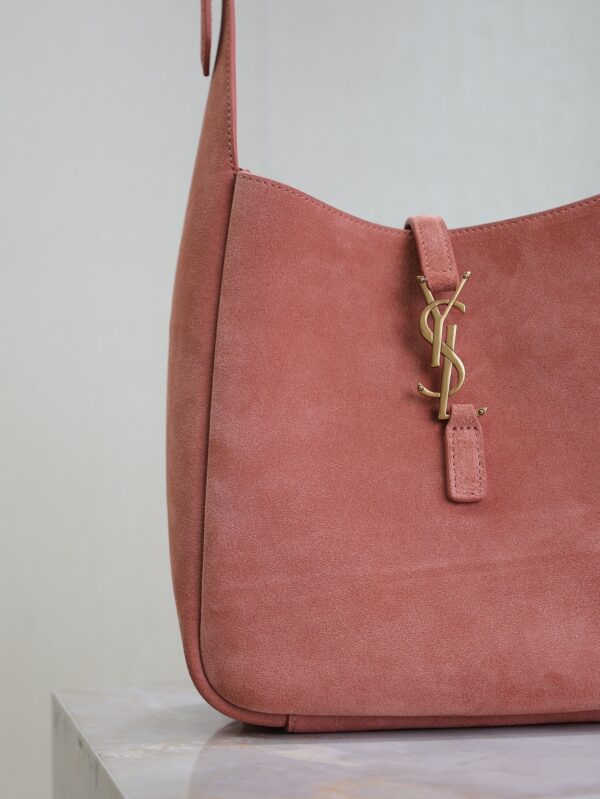 sy_no_AC08A9C2A54E4F5008A8289D2F9FCD61_1 YSL Le 5 À 7 Shoulder Bag – Pink Suede