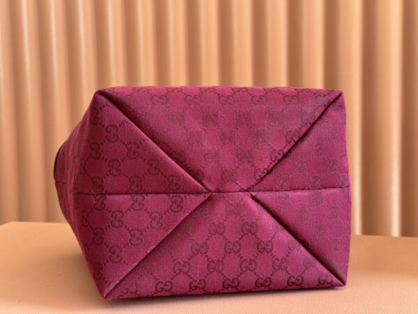 sy_no_AC160E0660771D07060E982C8C44C254_3 Gucci GG Canvas Small Tote Bag – Gucci Lido Collection