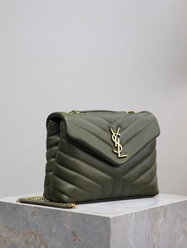 sy_no_ACA7C6BA880609D67CAEDFB882103689_2 Loulou 23cm Green Leather Bag