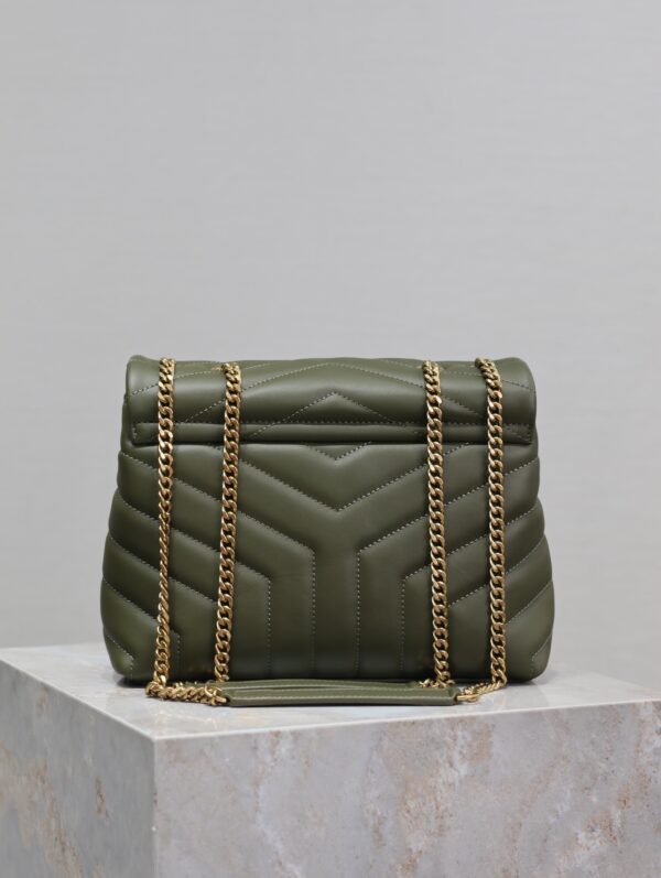 sy_no_ACA7C6BA880609D67CAEDFB882103689_5 Loulou 23cm Green Leather Bag