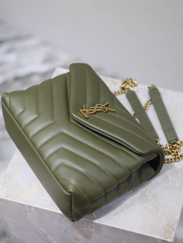 sy_no_ACA7C6BA880609D67CAEDFB882103689_6 Loulou 23cm Green Leather Bag