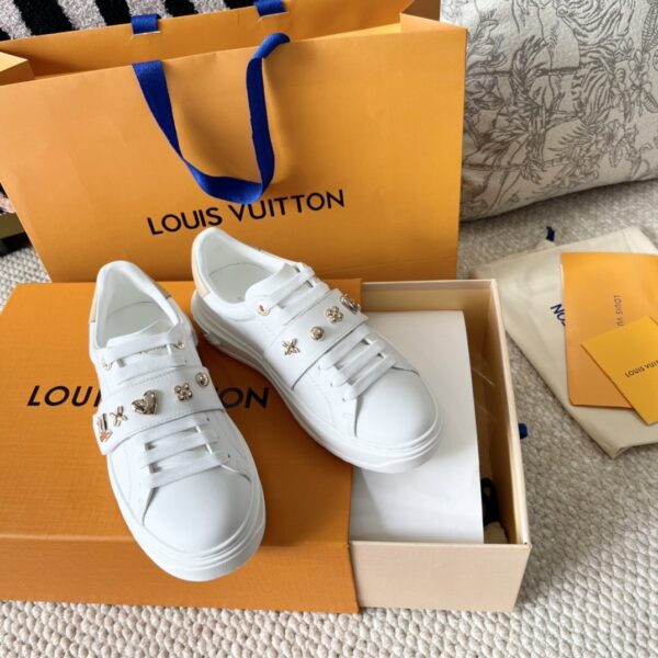 sy_no_ADCEE6BBD0871AD4222EBDC234AF1BC7_0 Louis Vuitton Women's Time Out Sneakers – New Fall/Winter Calfskin Casual Sneakers
