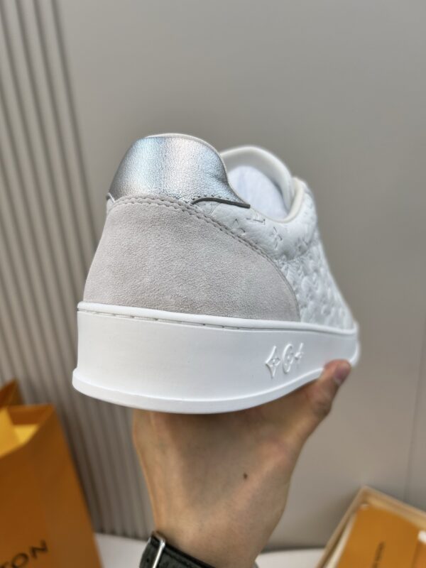 sy_no_AE3AEDB3D7A7BCDF86A63225244F9DD7_7 White & Light Grey Embossed Suede Derby Sneakers