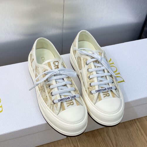 sy_no_AFB2BD32F2083DE7DE43FC8EC7506AB5_0 Gold & Champagne Metallic Embroidered Platform Canvas Sneakers