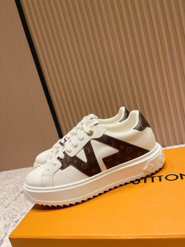 sy_no_AFDAFA35A332320433A6D2D86092B095_0 Louis Vuitton Time Out White Leather & Monogram Canvas Sneakers