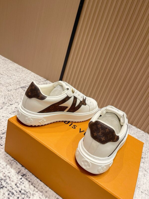sy_no_AFDAFA35A332320433A6D2D86092B095_4 Louis Vuitton Time Out White Leather & Monogram Canvas Sneakers