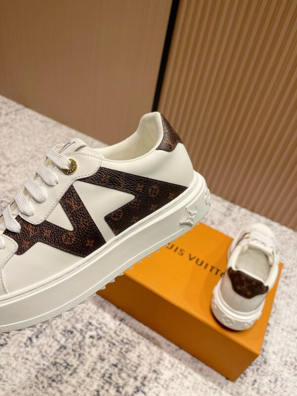 sy_no_AFDAFA35A332320433A6D2D86092B095_8 Louis Vuitton Time Out White Leather & Monogram Canvas Sneakers