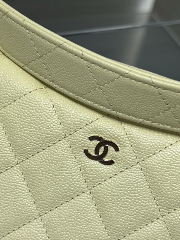 sy_no_B06C65A5A00A421D58D798FC00FBB74E_2 Light Yellow Crescent Leather Shoulder Bag