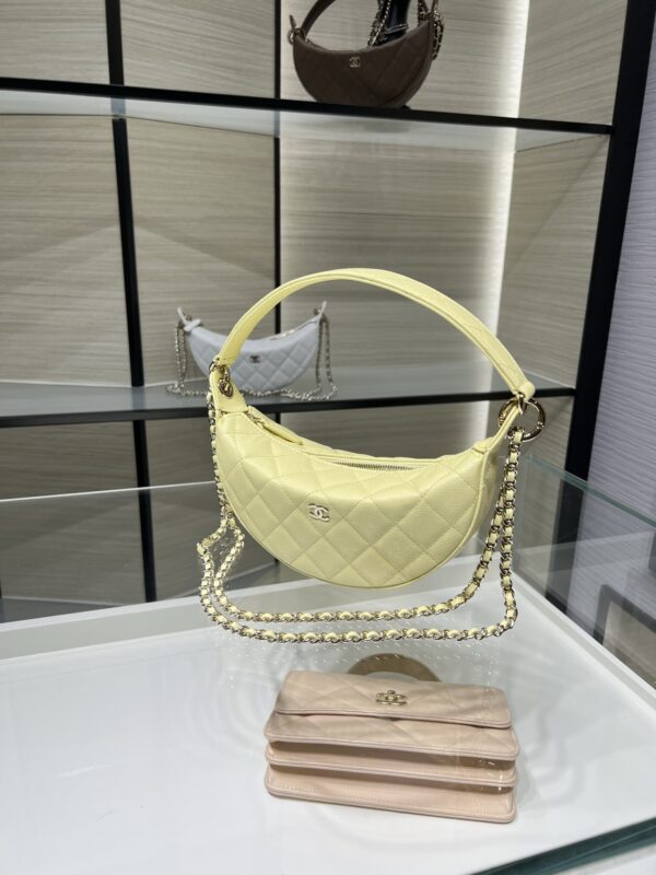 sy_no_B06C65A5A00A421D58D798FC00FBB74E_3 Light Yellow Crescent Leather Shoulder Bag