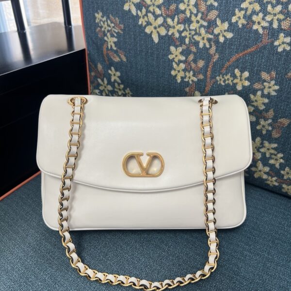 sy_no_B1E6E62A775B8597B8D100D926170F1A_0 Valentino Djuna Women's Crossbody Bag – Medium Chain Bag