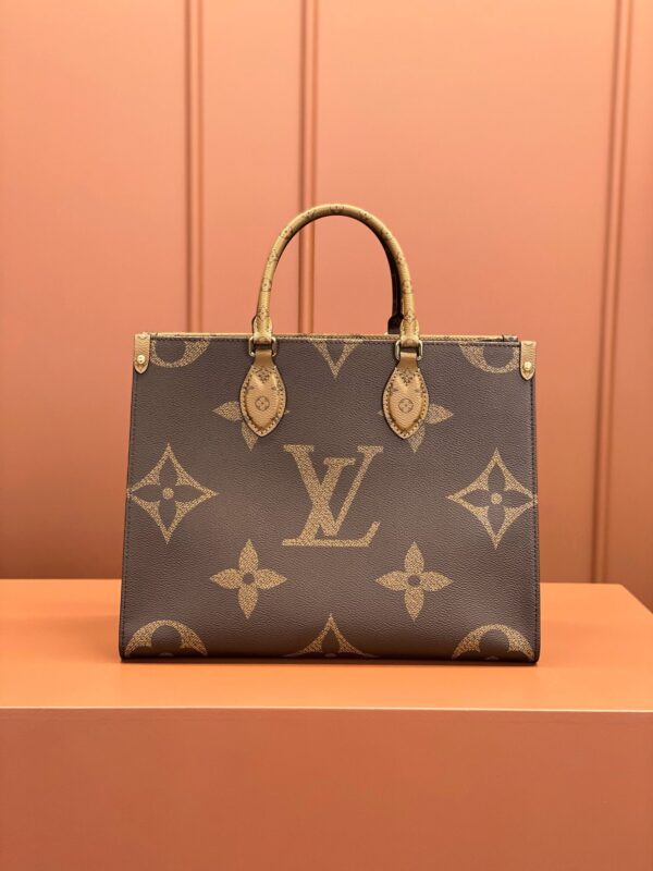 sy_no_B1E7CC0CA9C00C4591ABA97DF2F02BFC_0 Louis Vuitton OnTheGo MM Tote Bag