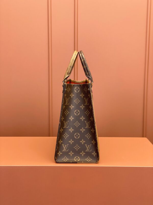 sy_no_B1E7CC0CA9C00C4591ABA97DF2F02BFC_5 Louis Vuitton OnTheGo MM Tote Bag