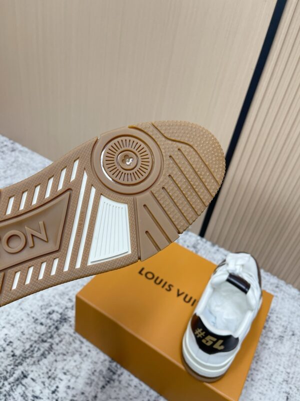 sy_no_B22961E3FFF6F86DCEA3A33A46CA99CD_7 Louis Vuitton Trainer Sneakers for Couples – All-Leather Trendy Casual Shoes