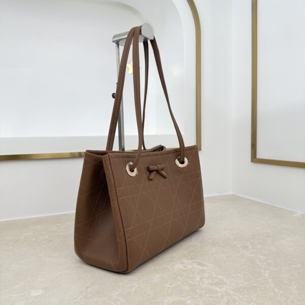 sy_no_B325CEBD980A2F90AC5B928B29F035B4_1 Caramel Brown Bow Tote Bag – Italian Leather