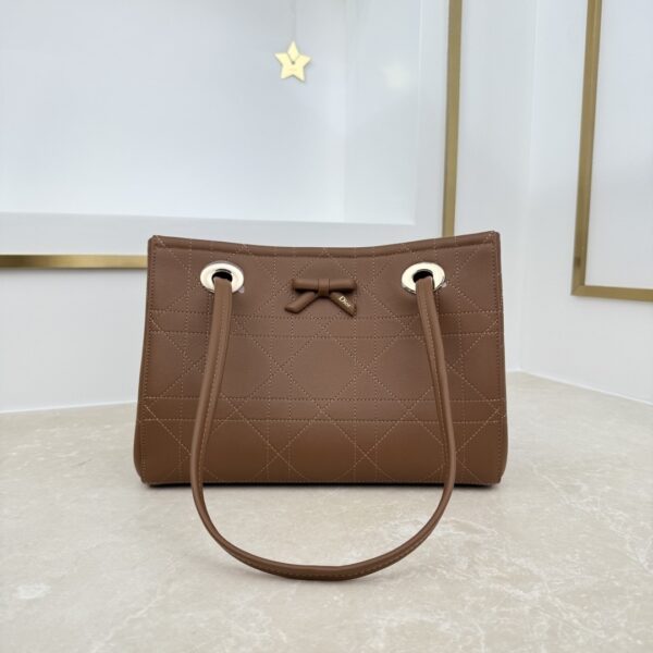 sy_no_B325CEBD980A2F90AC5B928B29F035B4_4 Caramel Brown Bow Tote Bag – Italian Leather