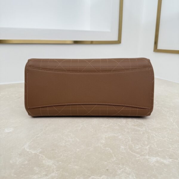 sy_no_B325CEBD980A2F90AC5B928B29F035B4_5 Caramel Brown Bow Tote Bag – Italian Leather