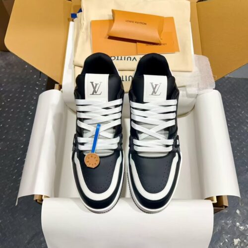 sy_no_B32AC544687A054C83ED63698A0261EB_0 Louis Vuitton Trainer: Latest 26S casual sports/basketball sneakers from the exclusive couples' collection.