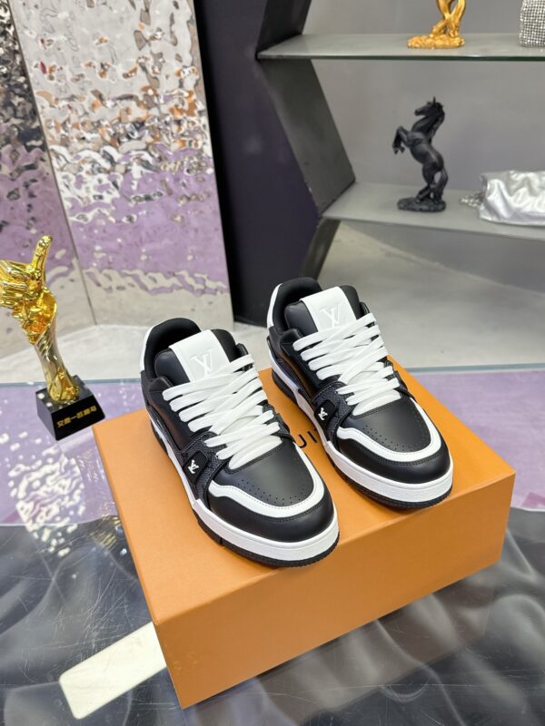 sy_no_B33BB2CA8D1D7E18C71D21B3B8AC39C1_0 Louis Vuitton LV Trainer Black & White “Panda” Retro Sneakers