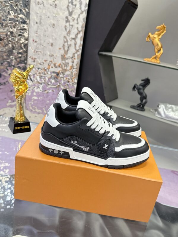 sy_no_B33BB2CA8D1D7E18C71D21B3B8AC39C1_1 Louis Vuitton LV Trainer Black & White “Panda” Retro Sneakers