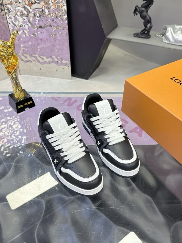 sy_no_B33BB2CA8D1D7E18C71D21B3B8AC39C1_3 Louis Vuitton LV Trainer Black & White “Panda” Retro Sneakers