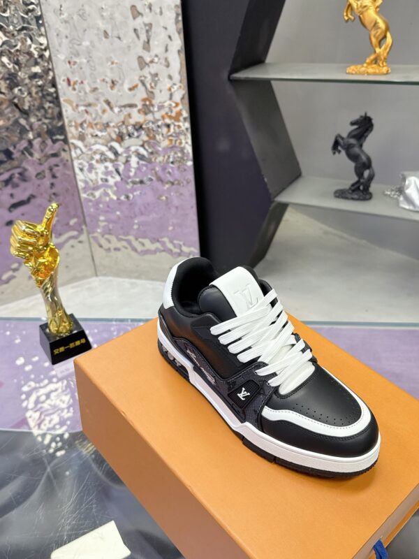 sy_no_B33BB2CA8D1D7E18C71D21B3B8AC39C1_4 Louis Vuitton LV Trainer Black & White “Panda” Retro Sneakers