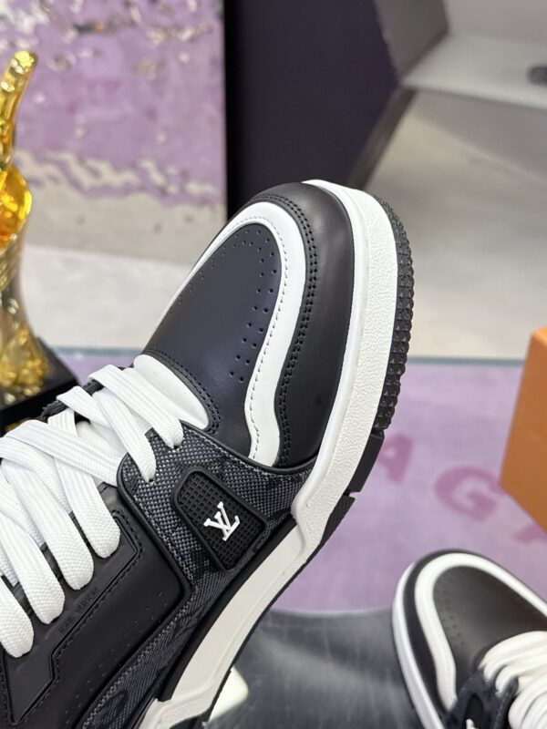 sy_no_B33BB2CA8D1D7E18C71D21B3B8AC39C1_6 Louis Vuitton LV Trainer Black & White “Panda” Retro Sneakers