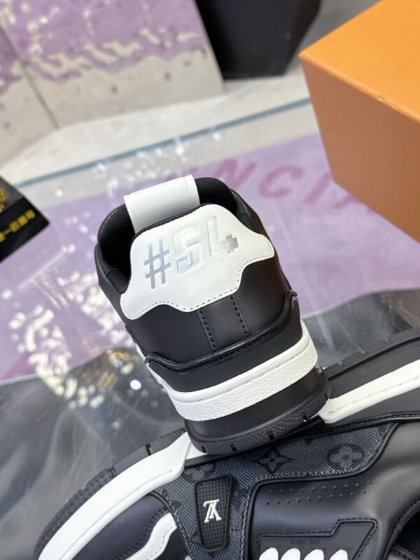sy_no_B33BB2CA8D1D7E18C71D21B3B8AC39C1_7 Louis Vuitton LV Trainer Black & White “Panda” Retro Sneakers