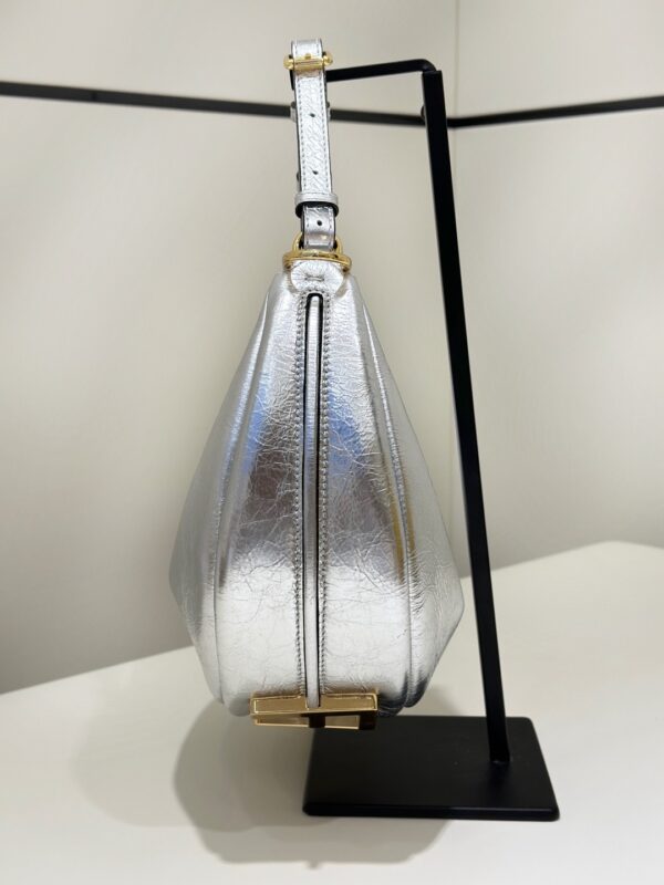 Fendi Graphy Shoulder Bag – Silver White