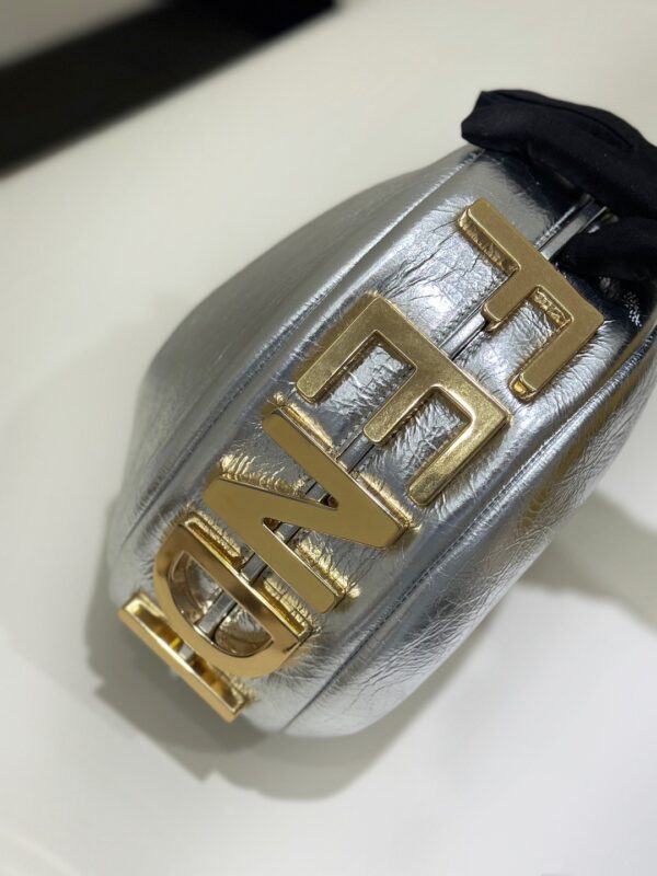 Fendi Graphy Shoulder Bag – Silver White