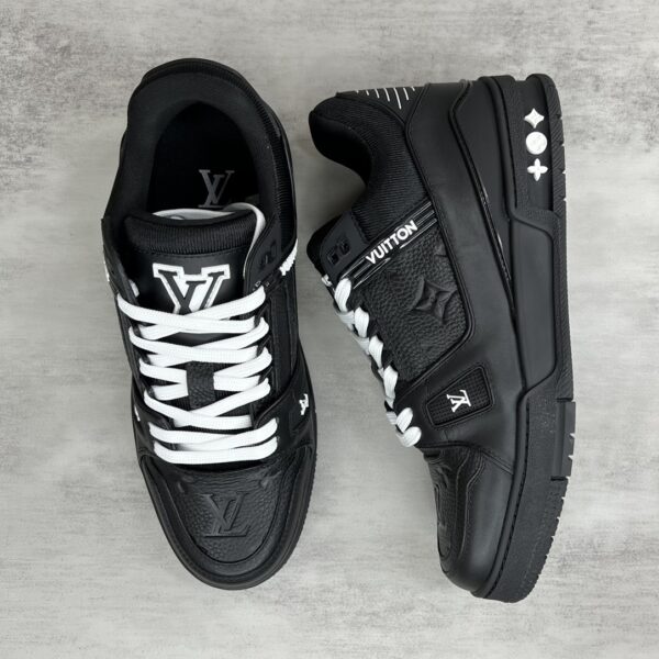 sy_no_B4B8D58D3CC5646E1CD4CF055B73D182_2 Louis Vuitton LV Trainer Black & White Grained Leather Retro Sneakers