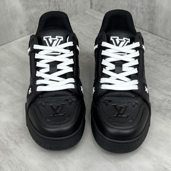 sy_no_B4B8D58D3CC5646E1CD4CF055B73D182_3 Louis Vuitton LV Trainer Black & White Grained Leather Retro Sneakers