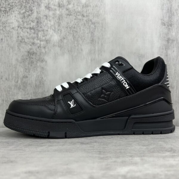 sy_no_B4B8D58D3CC5646E1CD4CF055B73D182_6 Louis Vuitton LV Trainer Black & White Grained Leather Retro Sneakers
