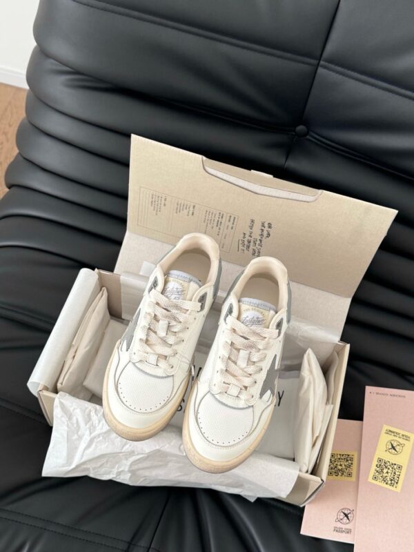 sy_no_B5704BFD5147530181E2186C0A0C26C1_1 Cream & Grey Distressed Platform Sneakers