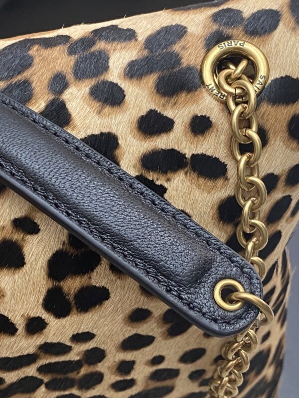 sy_no_B58CBF36796BE37956BA7BB06E2189FA_5 Envelope XL Shoulder Bag – Leopard Haircalf, Lambskin & Gold