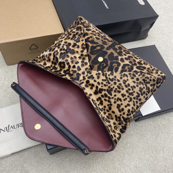 sy_no_B58CBF36796BE37956BA7BB06E2189FA_6 Envelope XL Shoulder Bag – Leopard Haircalf, Lambskin & Gold