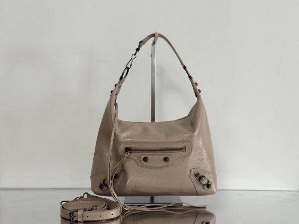 sy_no_B5D7FF4153846859AAEF09EA6D35A4CD_0 Balenciage Le City Hobo
