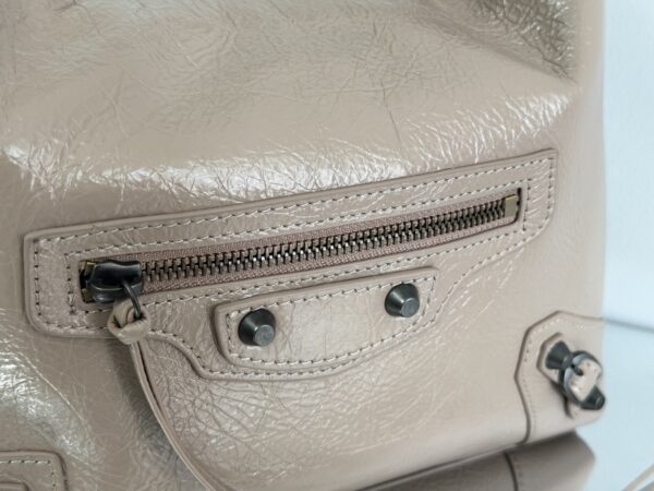 sy_no_B5D7FF4153846859AAEF09EA6D35A4CD_10 Balenciage Le City Hobo