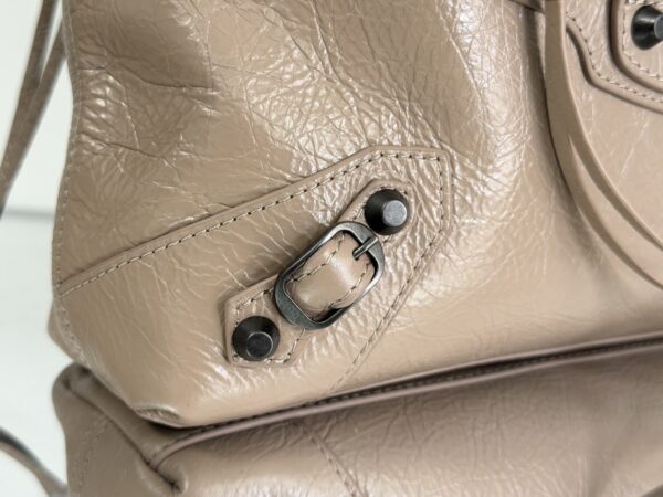 sy_no_B5D7FF4153846859AAEF09EA6D35A4CD_6 Balenciage Le City Hobo